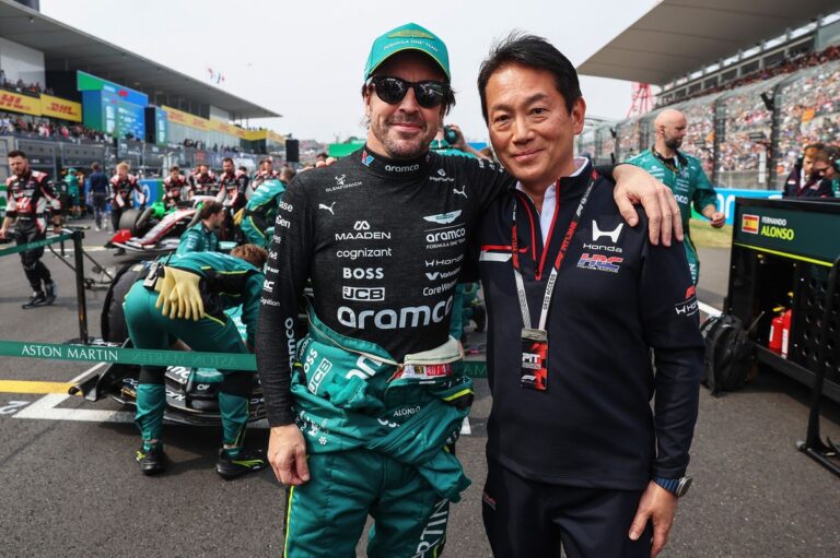La promesa de Alonso, en japonés, al presidente de Honda en Japón #F1 #FVDigital