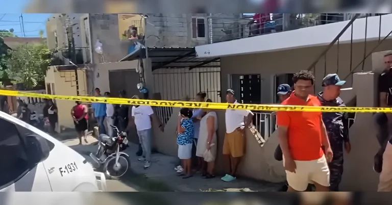 Mujer fallece tras ser atacada a tiros desde vehículo en Guaricano