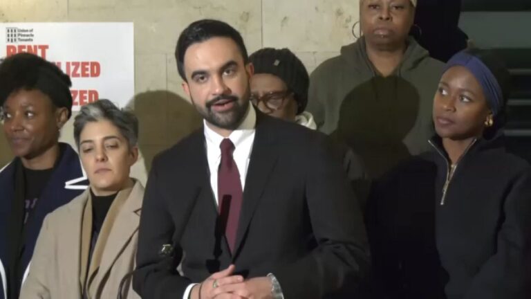 El alcalde anuncia recortes de $1.700 millones en gastos