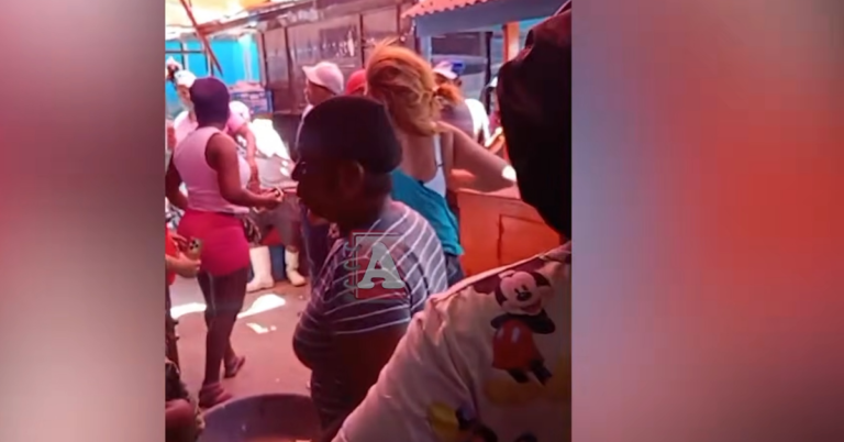 Riña entre mujeres paraliza actividades en mercado municipal de Samaná