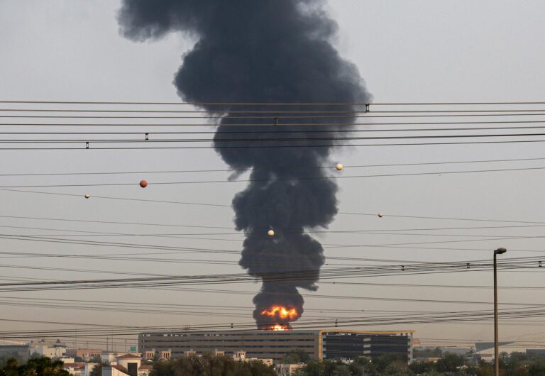 EE.UU. ataca instalaciones de misiles de Irán ubicados cerca del estrecho de Ormuz