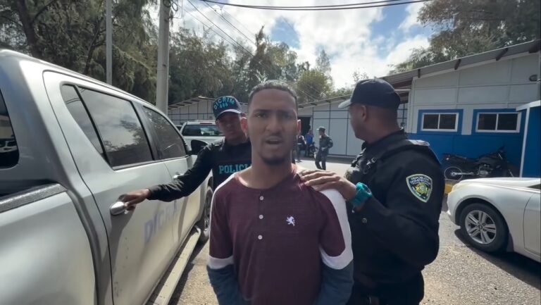 Uno de los implicados en intento de robo viral en Santiago se entrega a las autoridades