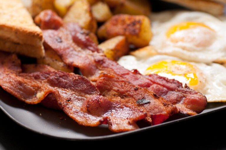 #Salud: Lanzan una advertencia urgente a quienes cocinan tocino en la freidora de aire
