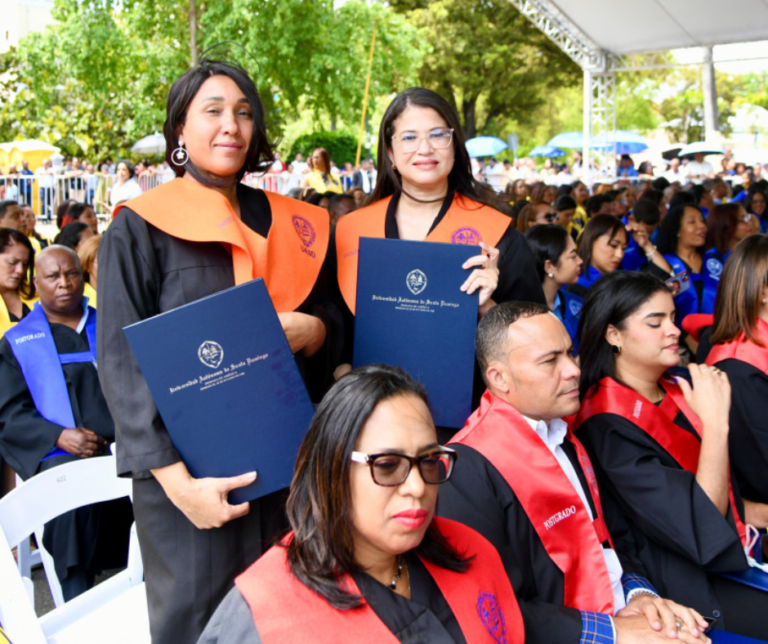 UASD gradúa a 1,874 de grado y 1,123 de postgrado – #DeInteres   #FVDigital