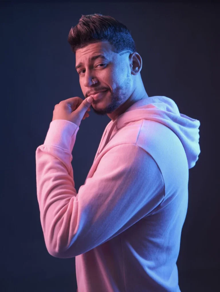 El Poeta Callejero anuncia concierto ‘Demasiada Personalidad’ con orquesta en vivo