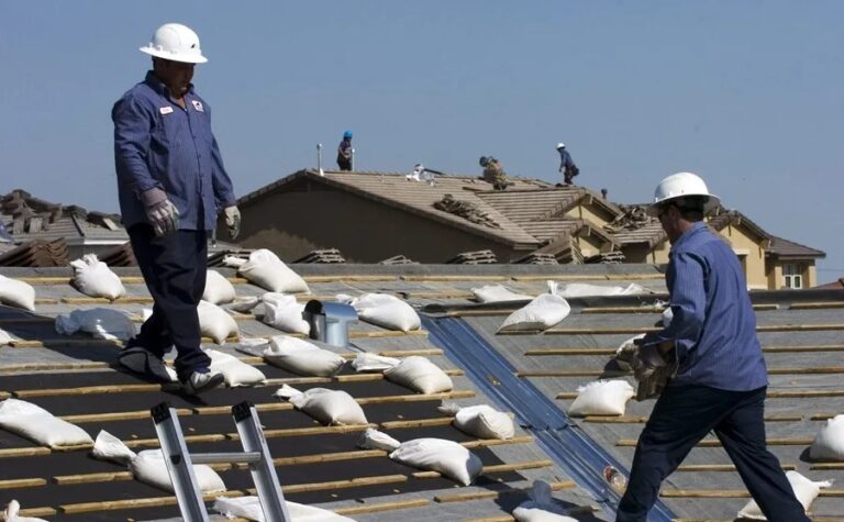 Desempleo baja a 4,3 % en EE. UU. en marzo con 178,000 nuevos empleos