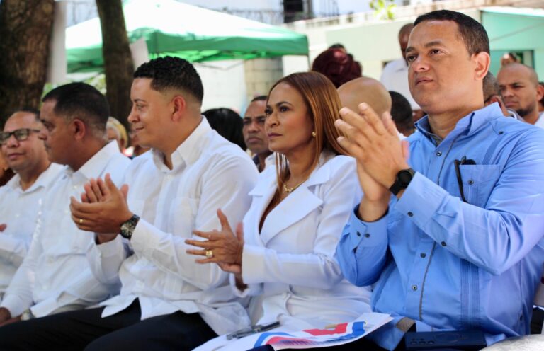 Fuerza Magisterial de la Fuerza del Pueblo juramenta nueva dirección