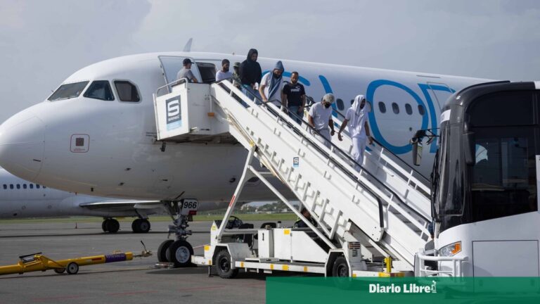 Paraguay recibe dominicanos inadmitidos en EE. UU.
