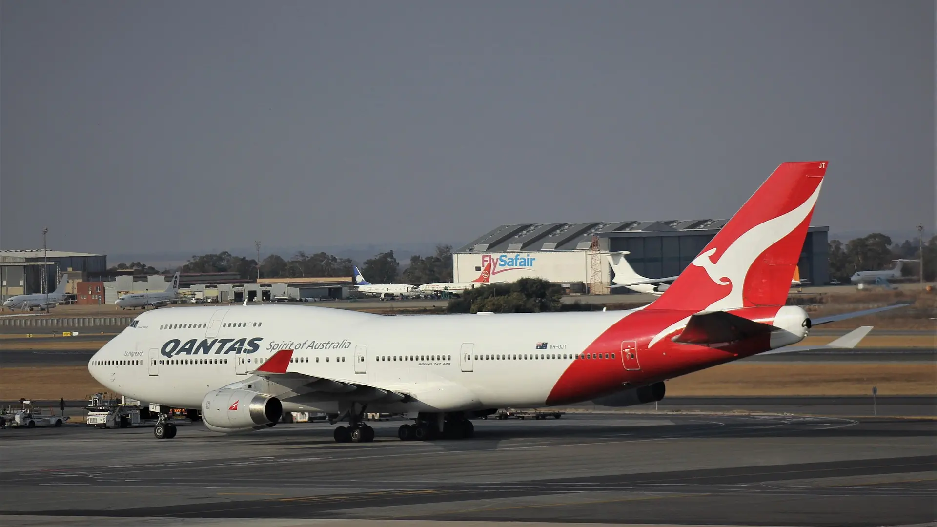 1-qantas.jpeg