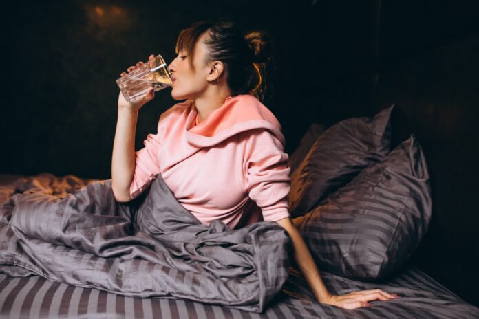4-bebidas-nocturnas-que-ayudan-a-reducir-el-cortisol-antes-de-dormir.jpg