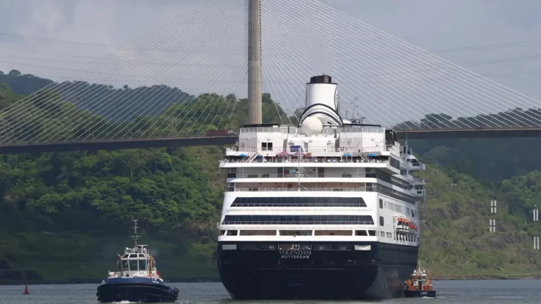 #Mundo:Un brote de gastroenteritis en un crucero francés obliga a confinar durante unas horas a 1.700 personas por la muerte de un viajero #FVDigital