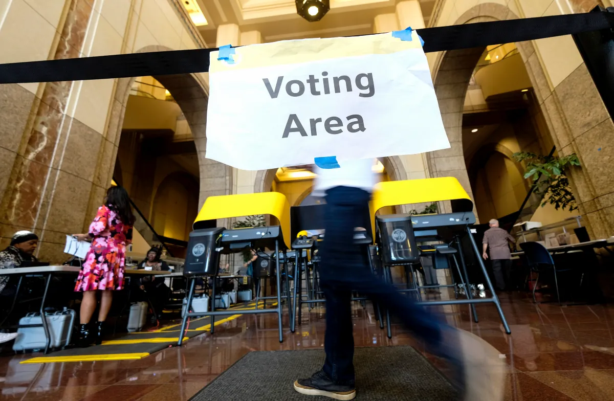 Centro-de-votacion-en-Los-Angeles.jpg