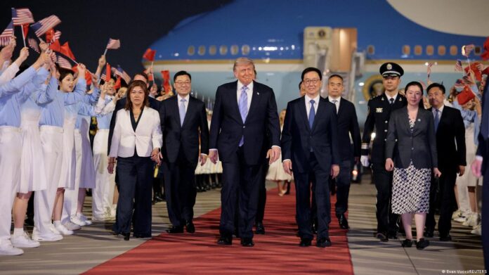 Donald-Trump-llega-a-Pekin-para-su-segunda-visita-a-China-desde-2017-.jpg