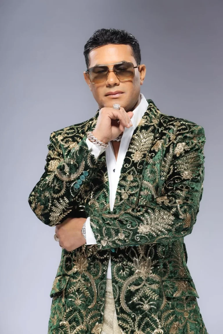 Raulín Rodríguez llega al Parque Central de Santiago el 15 de agosto