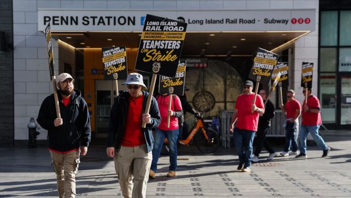 LIRR_Strike_AP_26136458676226.jpeg