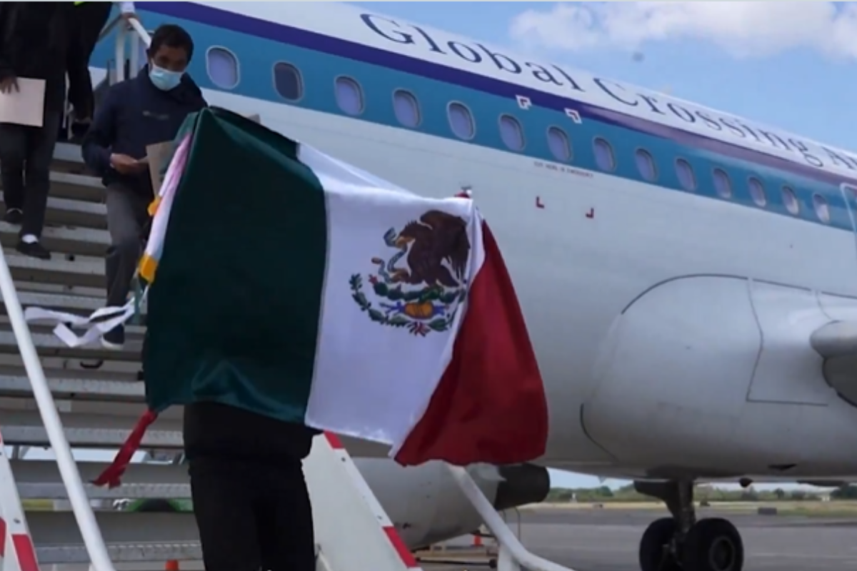 Mexicanos-deportados.png