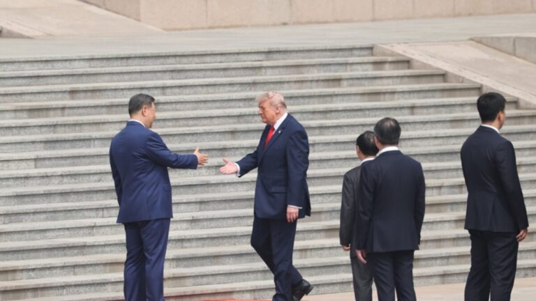 Trump llega al Gran Palacio del Pueblo de Pekín para reunirse con Xi Jinping en visita de #FVDigital
