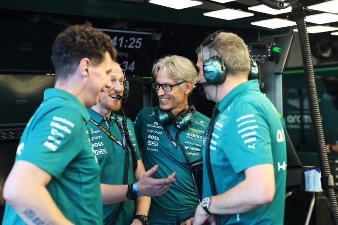 mike-krack-aston-martin-f1-tea.jpg