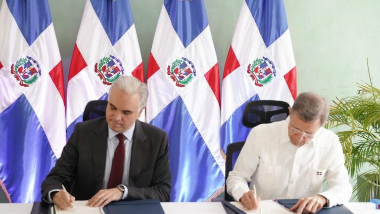RD aplicará Pruebas Nacionales en consulados: acuerdo MINERD-MIREX para bachilleres en el #FVDigital