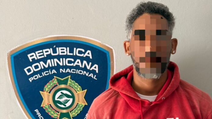 policia-apresa-en-las-matas-de-santa-cruz-a-hombre-acusado-de-abuso-sexual-contr-20260516-140522-AEm.jpeg