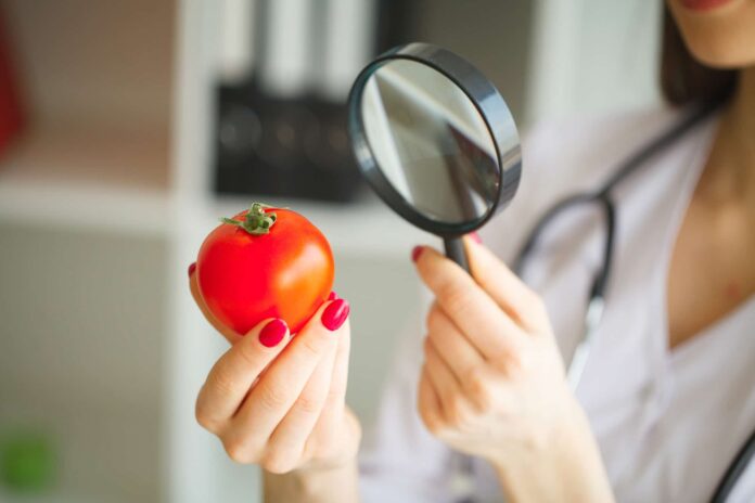 ¿Es-mejor-comer-el-tomate-con-piel-o-sin-piel.jpg