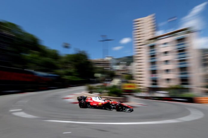 1780767033_lewis-hamilton-ferrari.jpg
