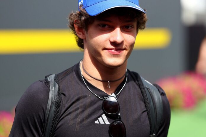 1781187213_andrea-kimi-antonelli-mercedes.jpg