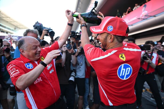 1781881399_frederic-vasseur-ferrari-lewis.jpg