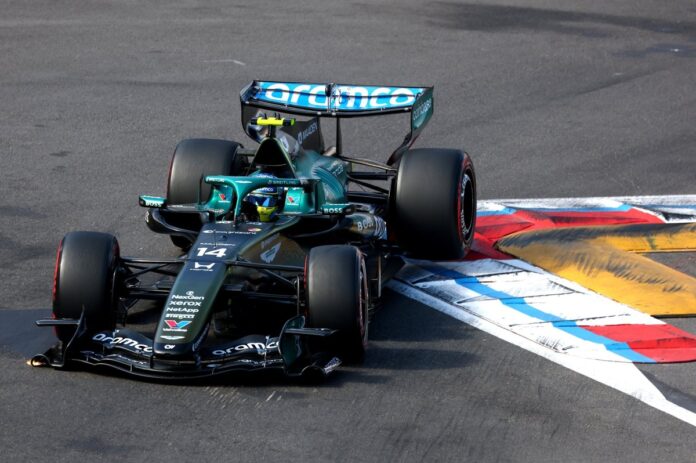 1781940551_fernando-alonso-aston-martin-r.jpg