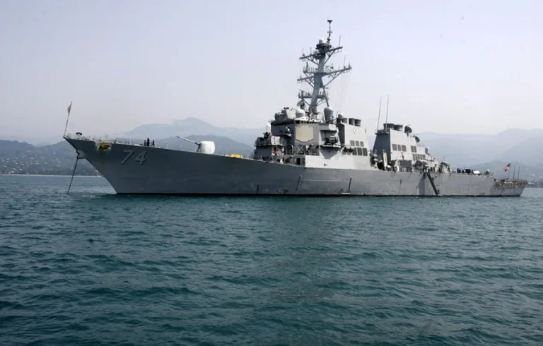 Estados Unidos atacó Irán en respuesta al derribo de un helicóptero del ejército en la costa de Omán