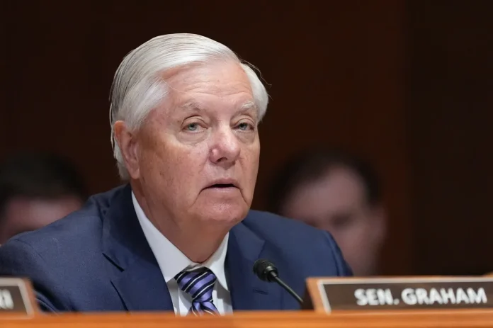 El-senador-Lindsey-Graham-respalda-la-via-diplomatica-con-Iran-pero-anticipa-que-el-acuerdo-terminar.webp