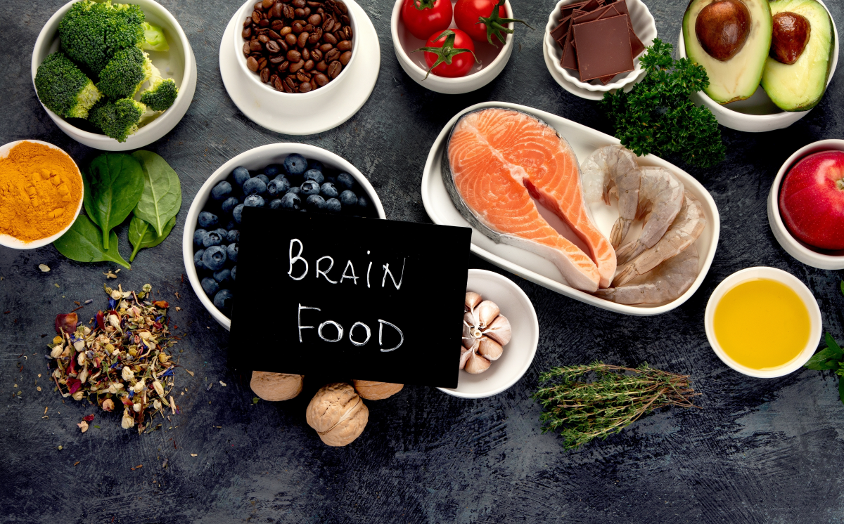 Los-alimentos-esenciales-que-tu-cerebro-necesita-y-estas-evitando.jpg