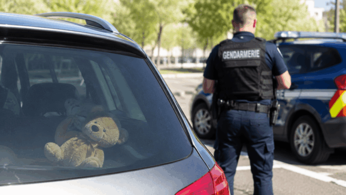 Policia-francesa-ninos.png