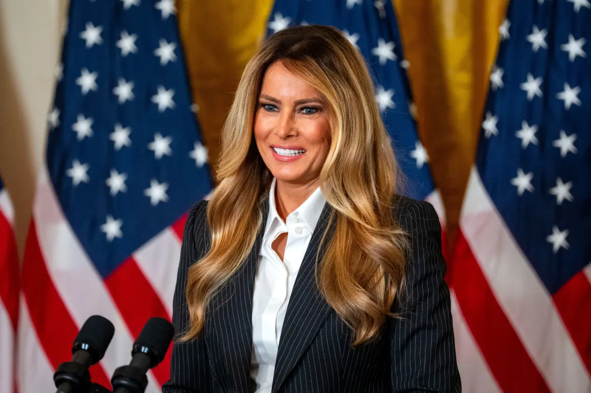 Exclusiva | Los invitados de Trump a la pelea de UFC en la Casa Blanca incluyen a Melania, Ivanka y Karoline Leavitt en su primera aparición tras dar a luz