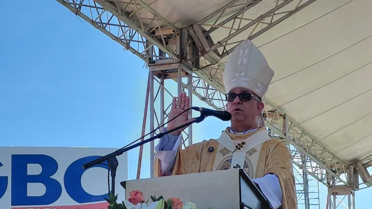 “Vivimos en un país herido por la violencia intrafamiliar”, afirma monseñor Héctor Rodríguez